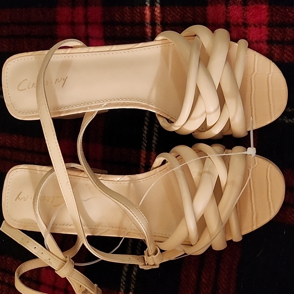 New women's Circus NY sandles